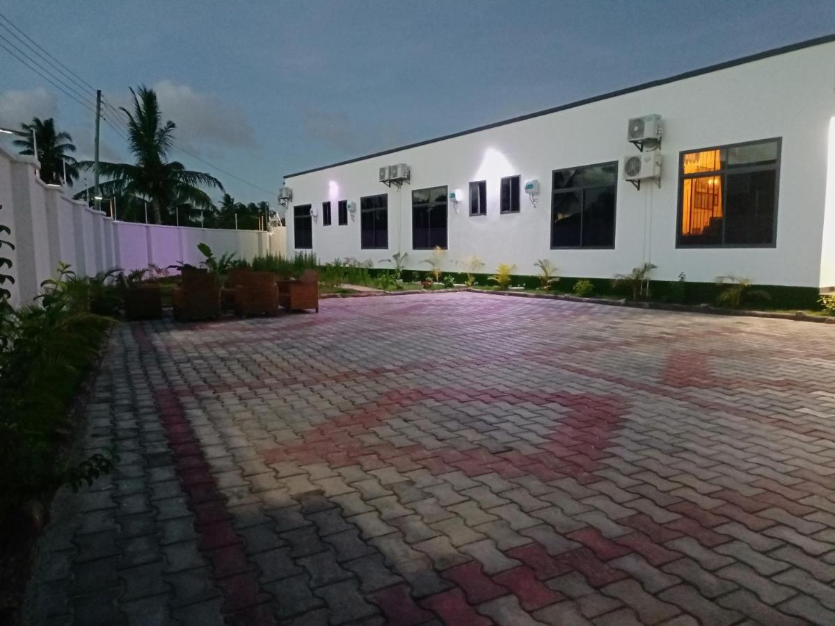 Chibuba Airport Accommodation Daressalam Exterior foto