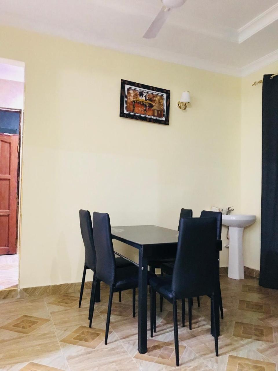 Chibuba Airport Accommodation Daressalam Exterior foto