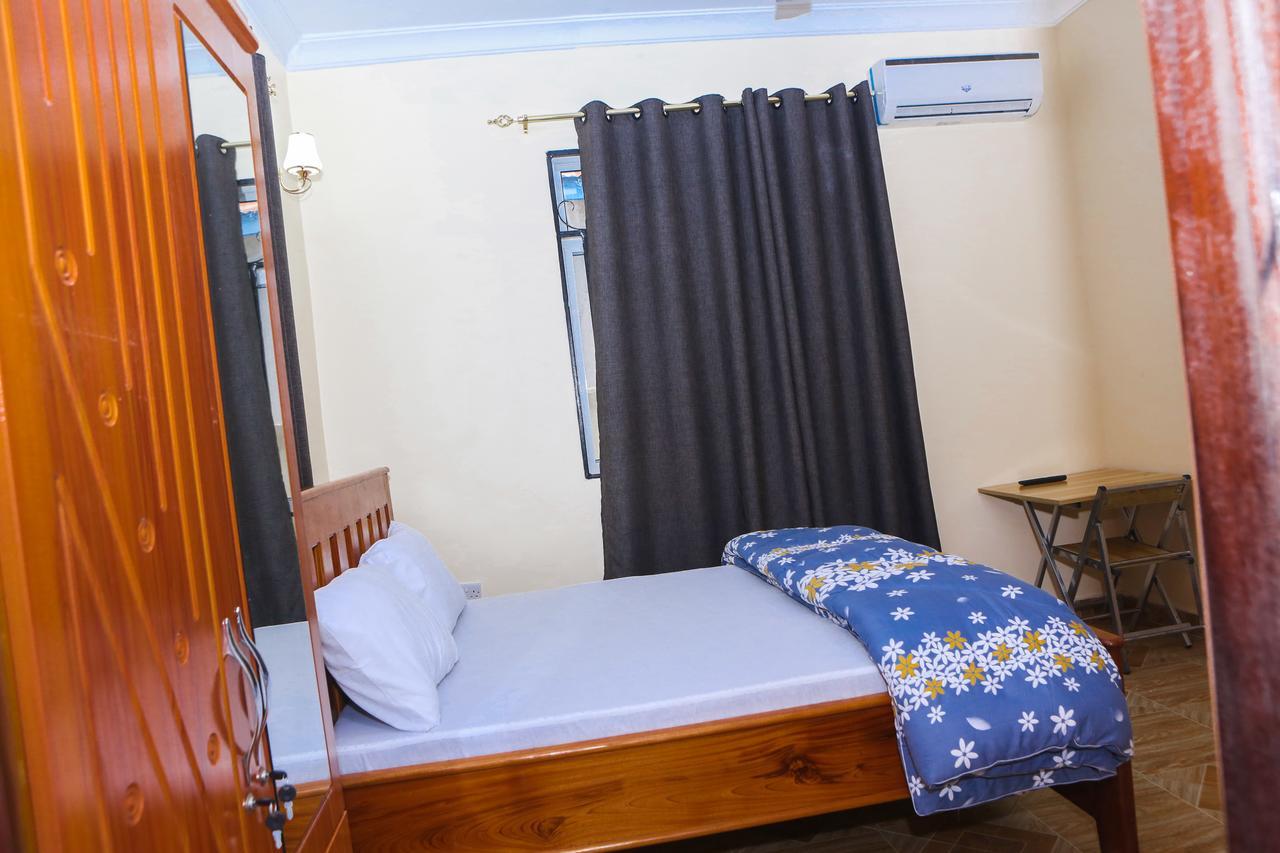 Chibuba Airport Accommodation Daressalam Exterior foto
