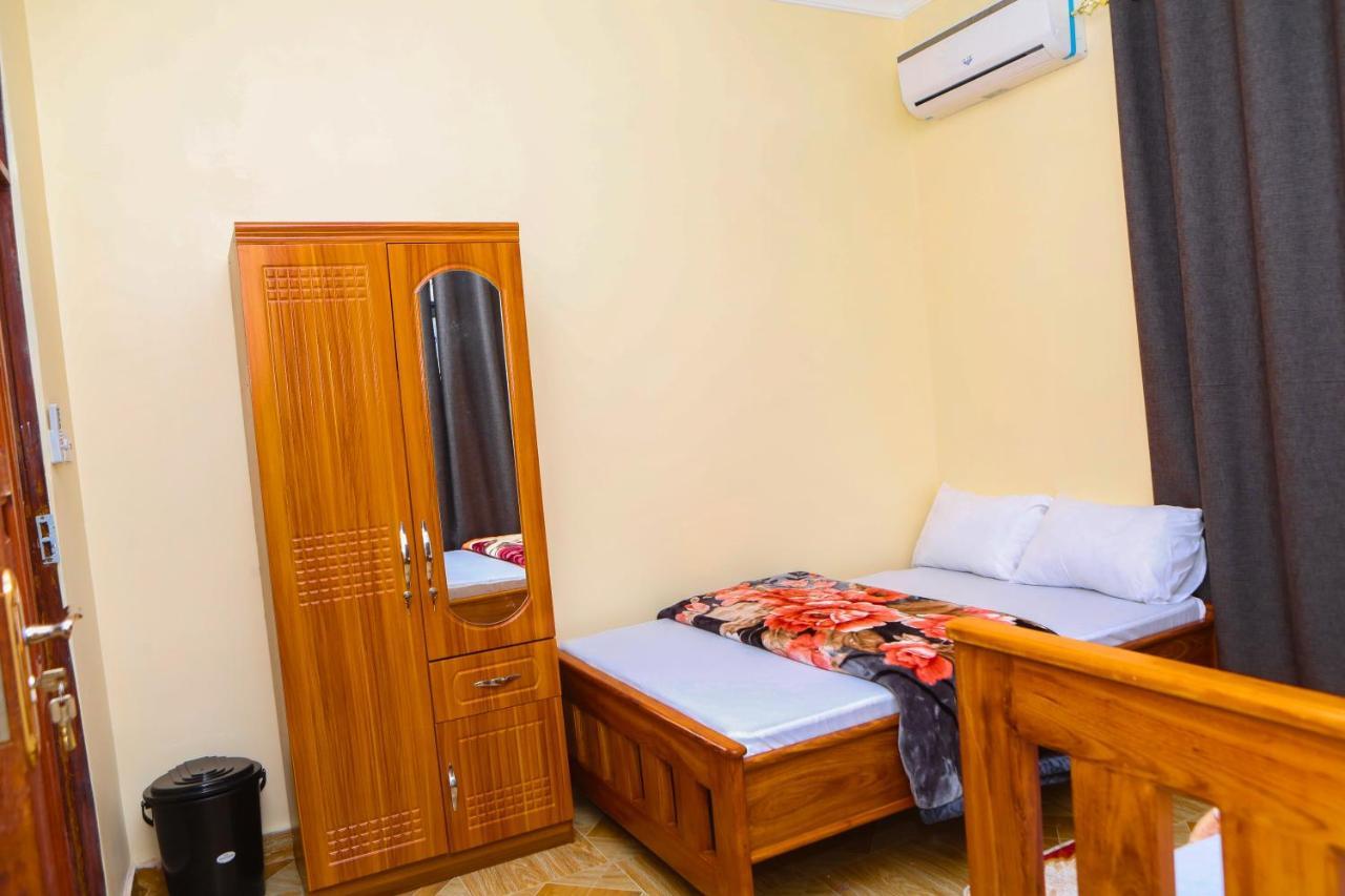 Chibuba Airport Accommodation Daressalam Exterior foto